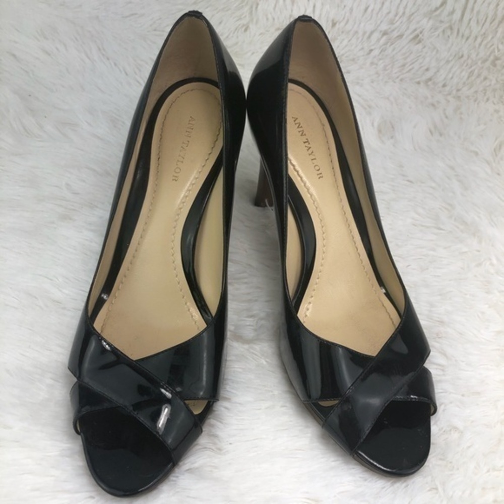 ANN TAYLOR Black Patent Leather Peep Toe Heels EUC